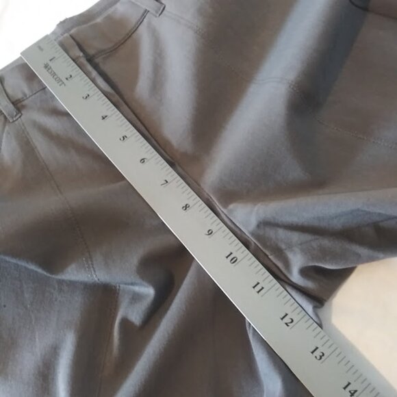 Isaac Mizrahi Live! women's size 10P gray pants - Picture 8 of 12